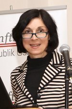 Dr habil. Petra Ernst